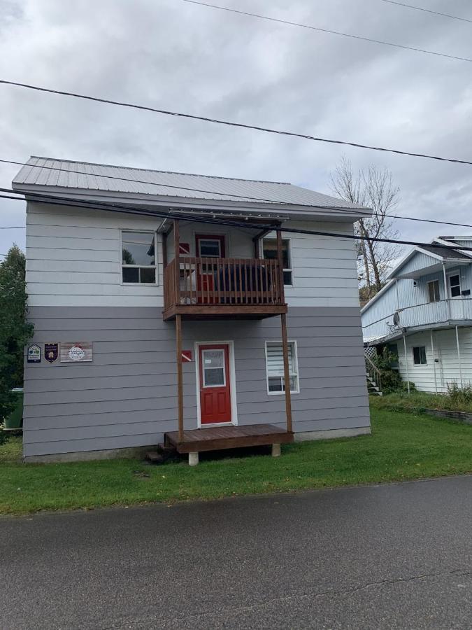 La Cabane Chez Jimmy Petit-Saguenay Ngoại thất bức ảnh