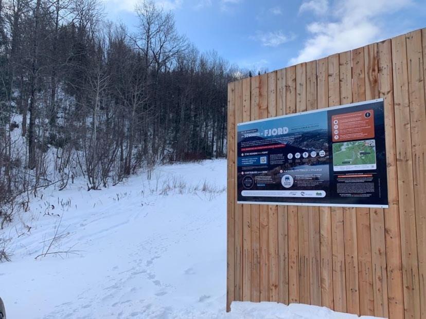 La Cabane Chez Jimmy Petit-Saguenay Ngoại thất bức ảnh
