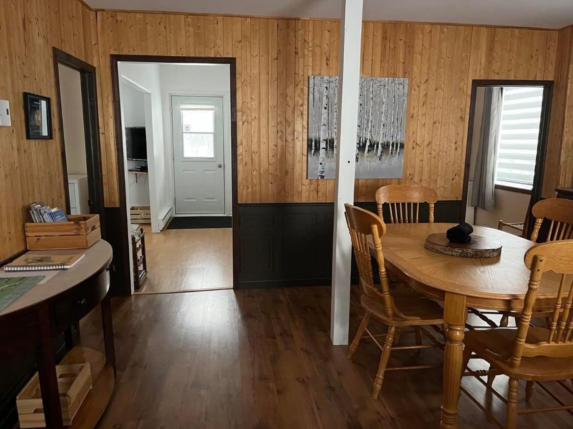 La Cabane Chez Jimmy Petit-Saguenay Ngoại thất bức ảnh