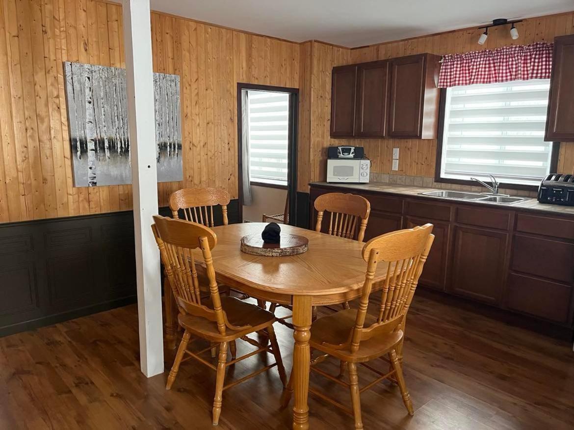 La Cabane Chez Jimmy Petit-Saguenay Ngoại thất bức ảnh