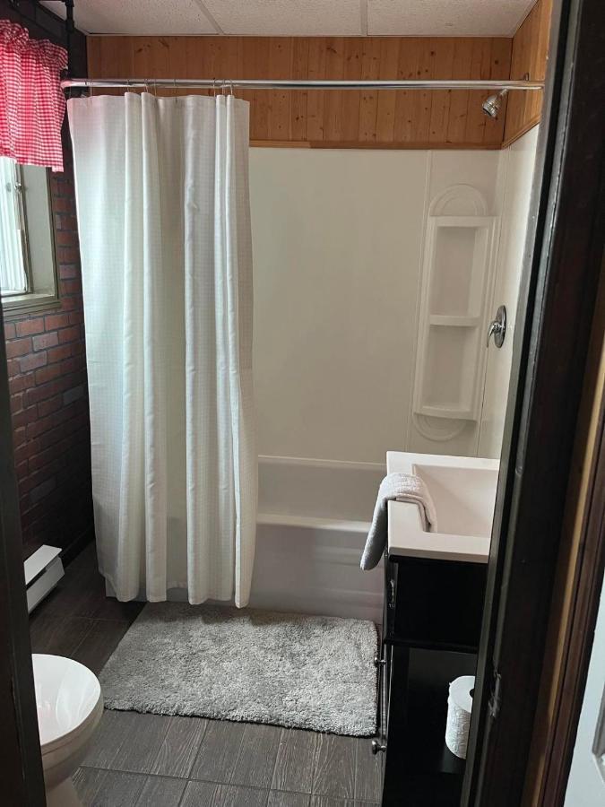 La Cabane Chez Jimmy Petit-Saguenay Ngoại thất bức ảnh