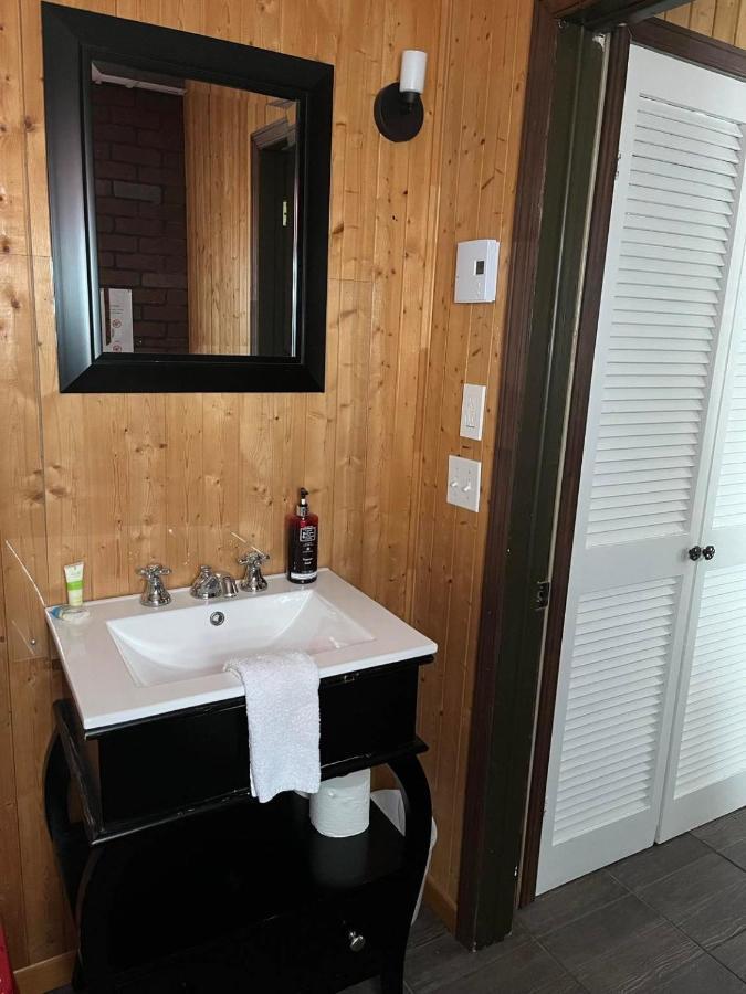La Cabane Chez Jimmy Petit-Saguenay Ngoại thất bức ảnh